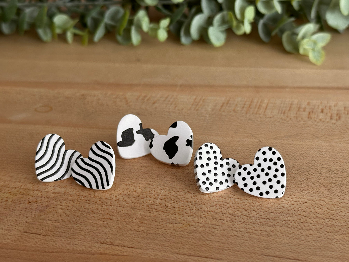 B&W Acrylic Heart Studs