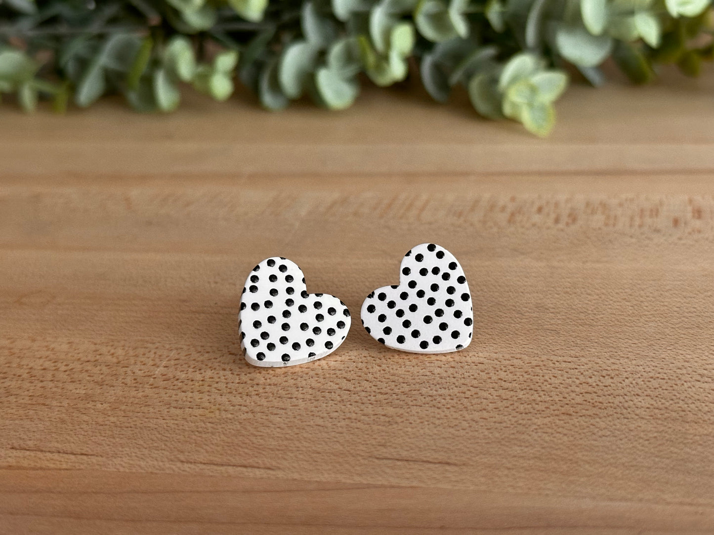 B&W Acrylic Heart Studs