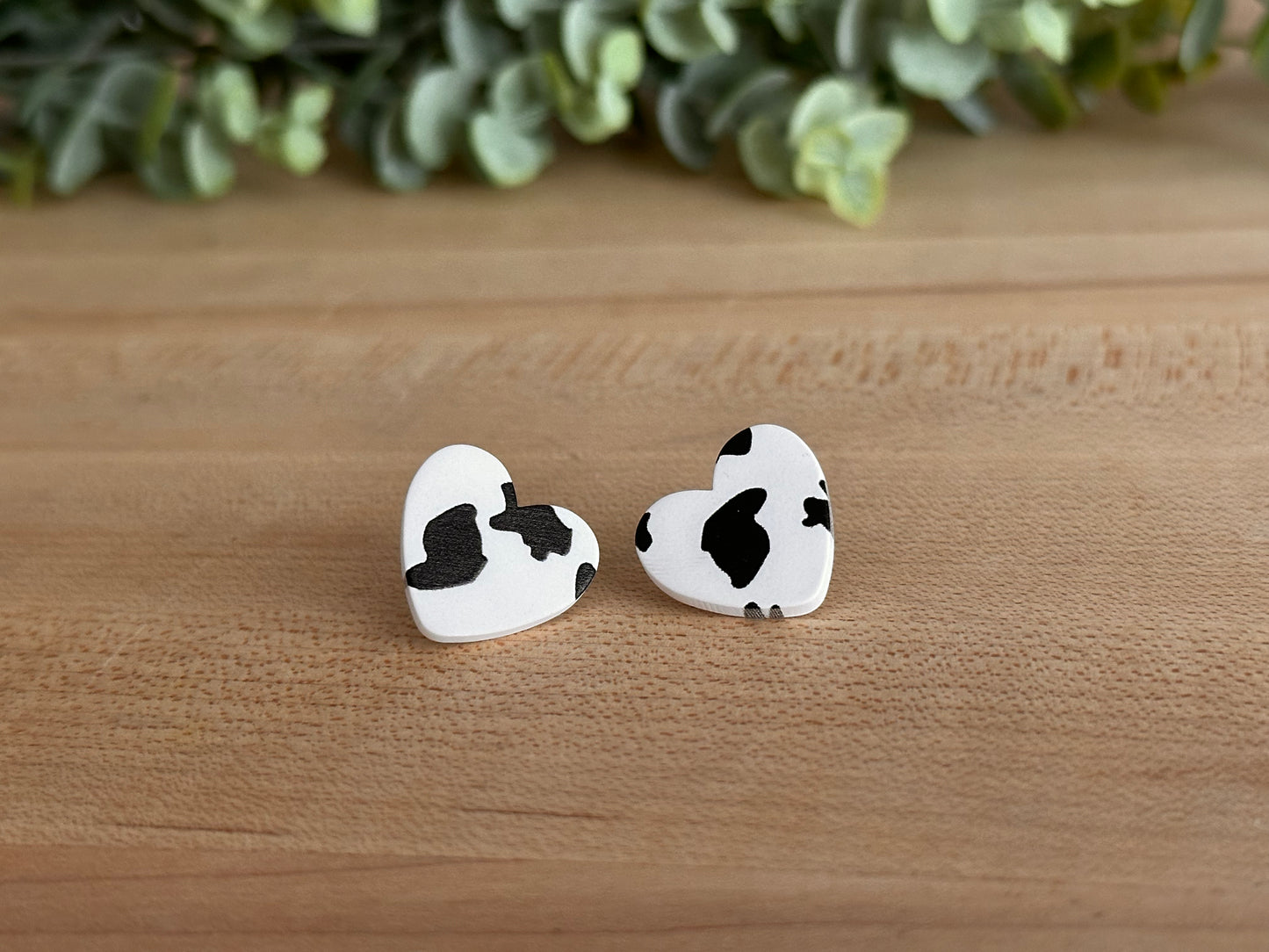 B&W Acrylic Heart Studs